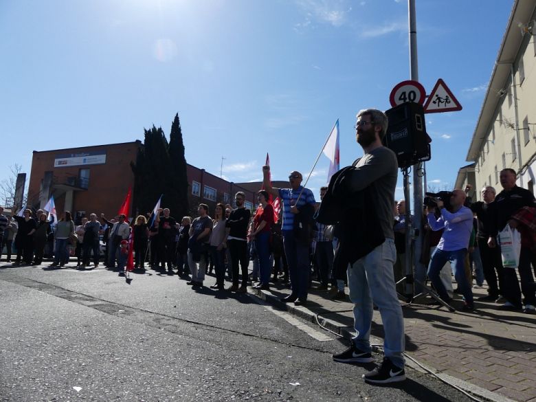 17-03-10-DiaClaseObreiraGalega-Ofrenda-Ferrol-01.jpg